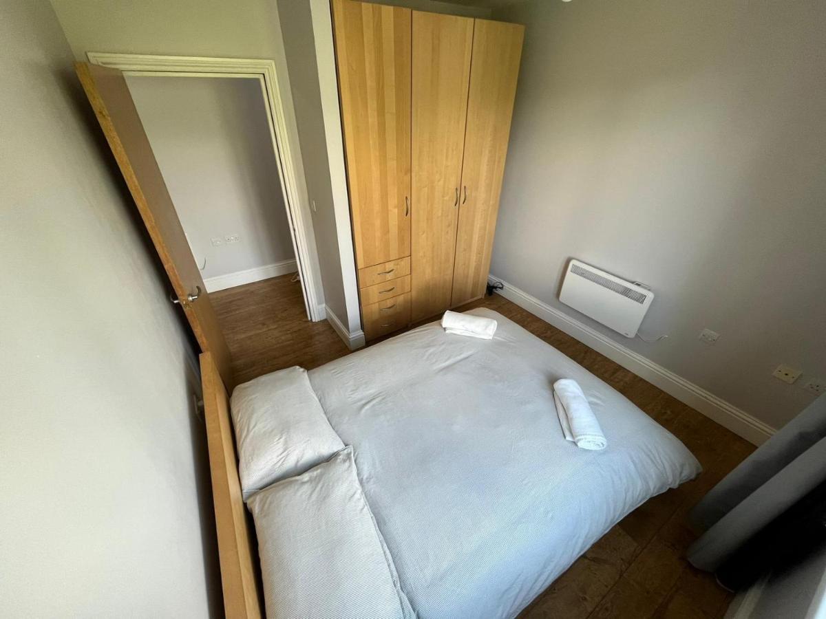 شقة London Modern Flat Near Transports المظهر الخارجي الصورة
