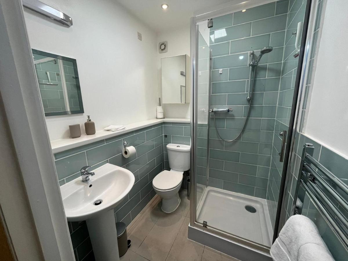 شقة London Modern Flat Near Transports المظهر الخارجي الصورة