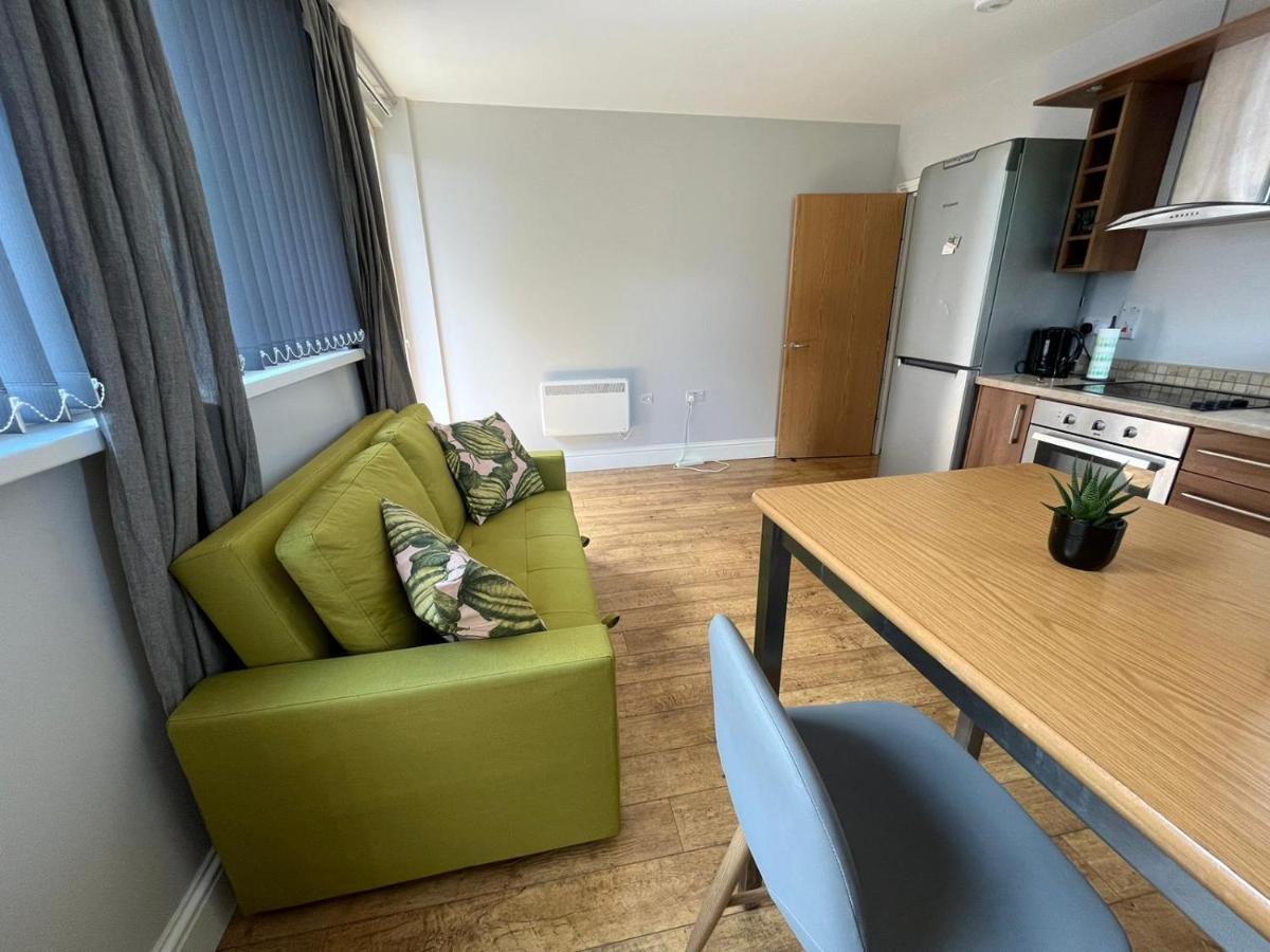 شقة London Modern Flat Near Transports المظهر الخارجي الصورة