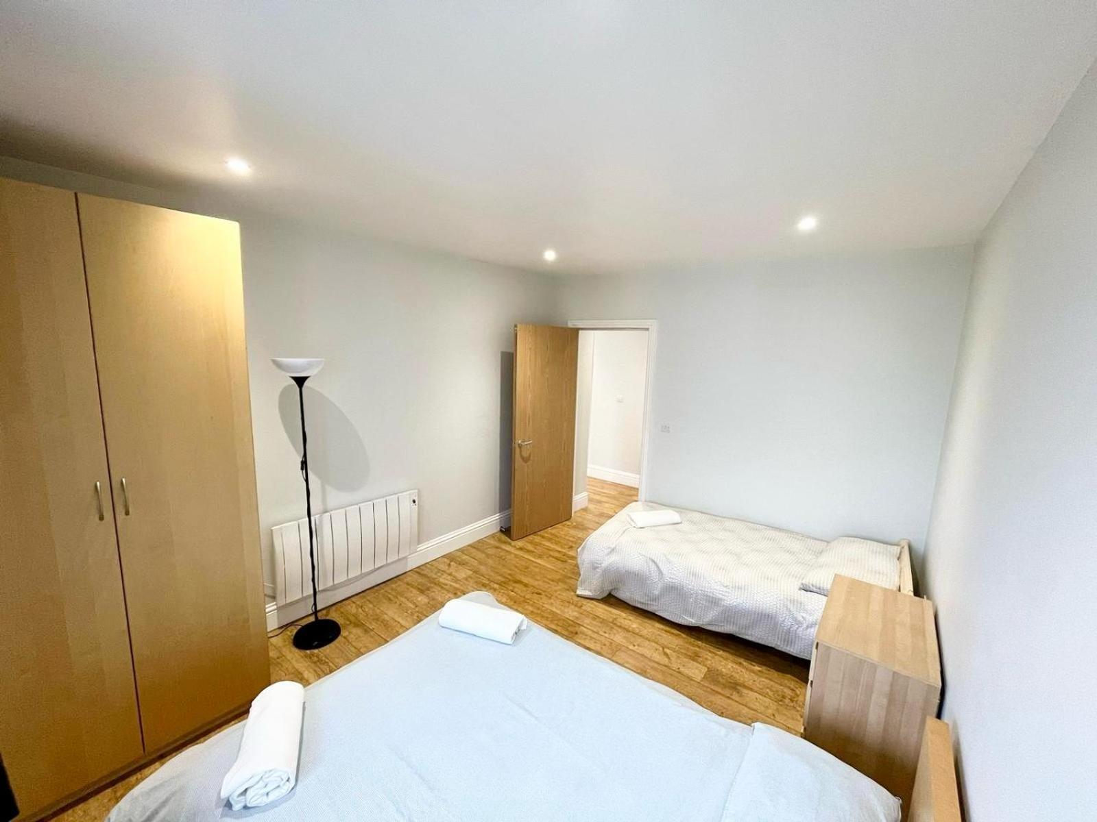 شقة London Modern Flat Near Transports المظهر الخارجي الصورة